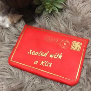 New Unused Ipsy “Sealed with a Kiss” Makeup Bag-Red/Gold-5x7-Flap Closure